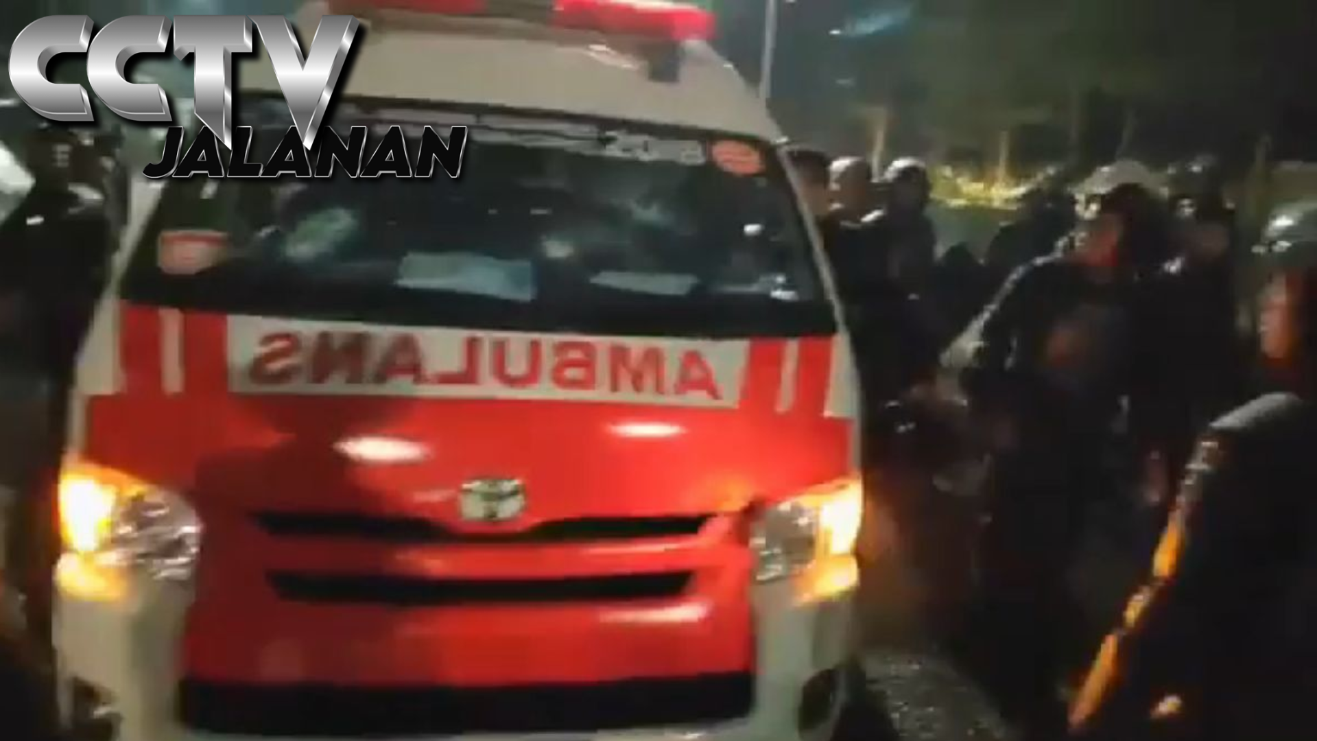 Mau Tolong Pendemo Terluka, Ambulans Diusir Polisi di Pejompongan