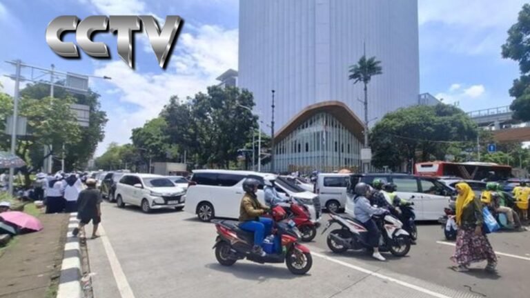 Jalan Medan Merdeka Selatan Ditutup Imbas Demo Guru, Lalu Lintas Jakarta Pusat Macet