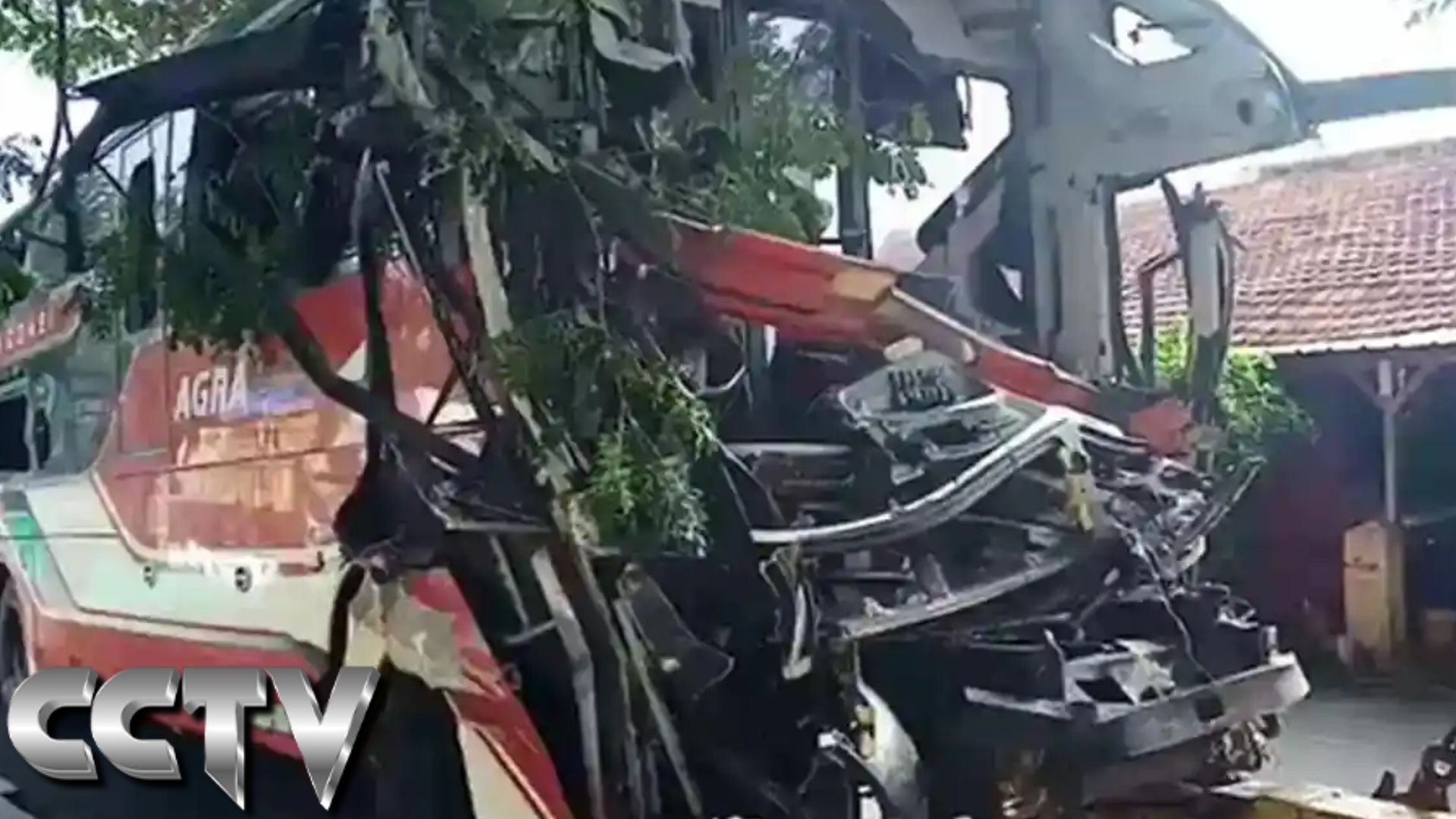 Kecelakaan Maut di Tol Cipali 5 Orang Meninggal, Puluhan Luka dalam Benturan Tiga Kendaraan