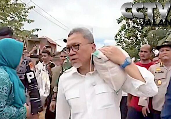 Kelakar Zulhas Respons Viral Manggul Beras di Semarang