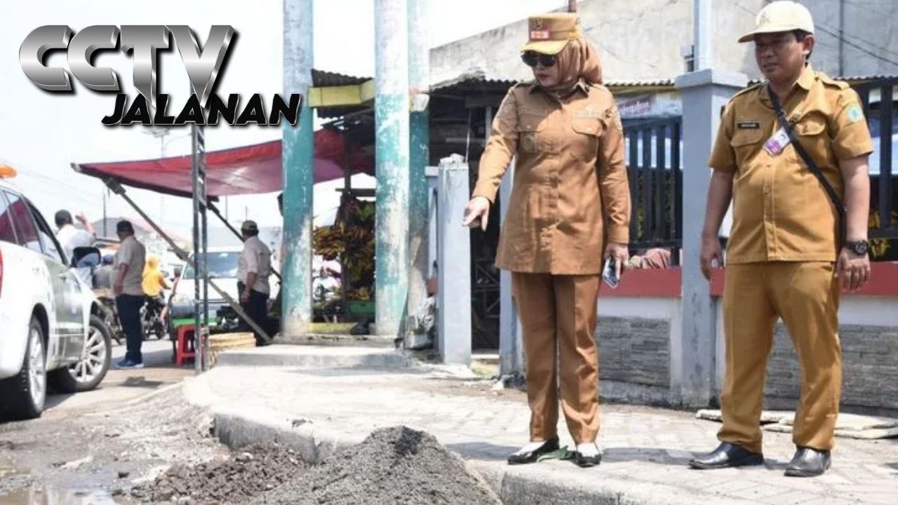 Wabup Sidoarjo Mimik Idayana Pantau Langsung Perbaikan Jalan Rusak