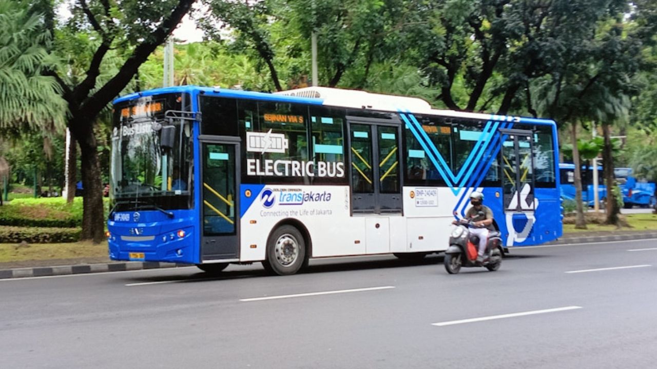 DKI Gratiskan Transportasi Umum 24 April